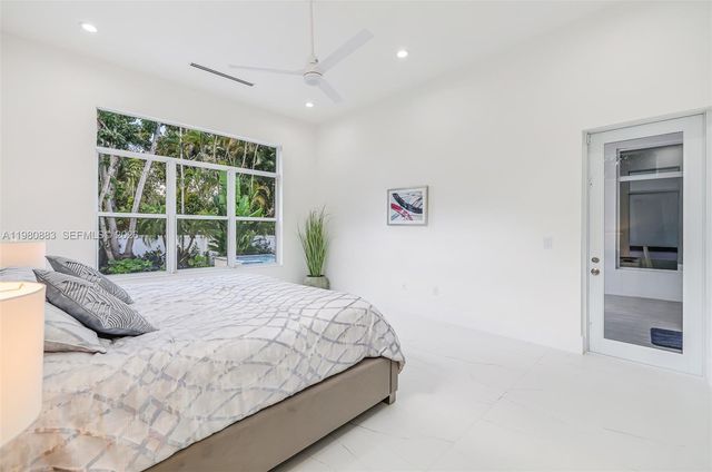 11780 NE 8th Ave, Biscayne Park, FL 33161