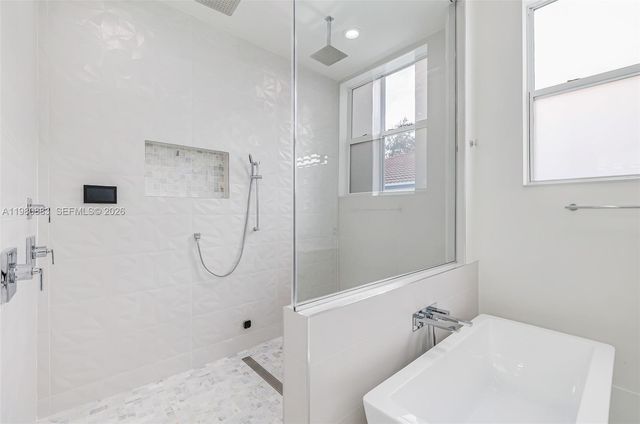 11780 NE 8th Ave, Biscayne Park, FL 33161