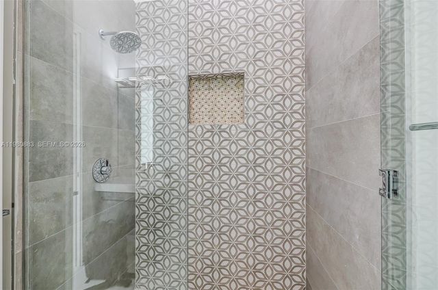 11780 NE 8th Ave, Biscayne Park, FL 33161