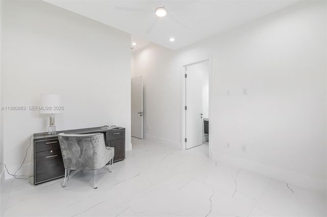 11780 NE 8th Ave, Biscayne Park, FL 33161