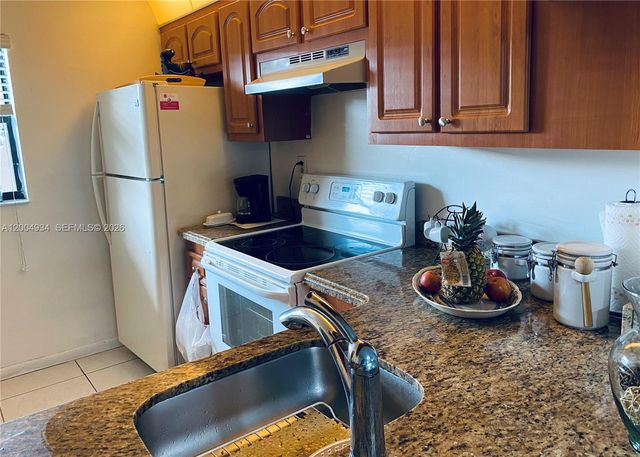 10633 NW 10th St 102, Pembroke Pines, FL 33026