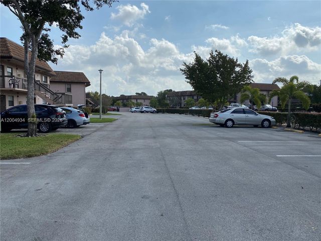 10633 NW 10th St 102, Pembroke Pines, FL 33026