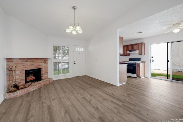 8034 Fair Bend, San Antonio, TX 78250