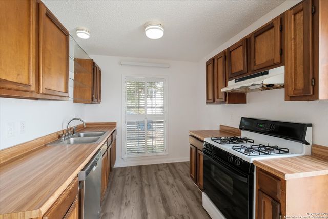 8034 Fair Bend, San Antonio, TX 78250