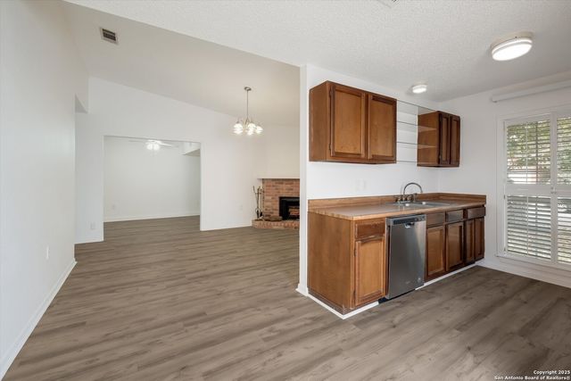 8034 Fair Bend, San Antonio, TX 78250