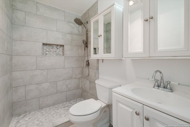 8034 Fair Bend, San Antonio, TX 78250