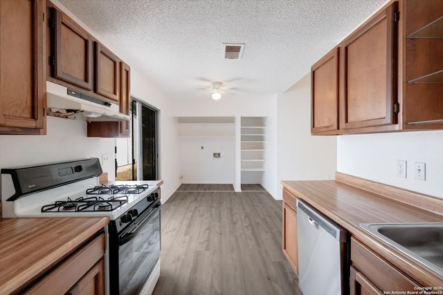 8034 Fair Bend, San Antonio, TX 78250