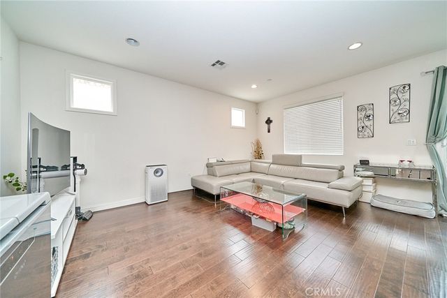 21125 Ingomar Court, Canoga Park, CA 91304