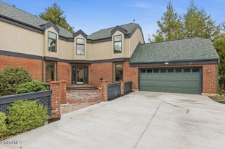 214 Colonial Avenue, Albany, NY 12208