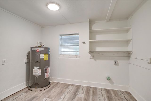 345 N Field, Burleson, TX 76028