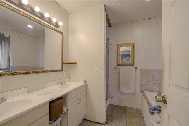 3006 NE Parvin Road, Kansas City, MO 64117