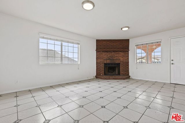 1060 Mcfarland Avenue, Wilmington, CA 90744