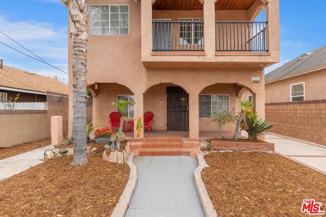 1060 Mcfarland Avenue, Wilmington, CA 90744