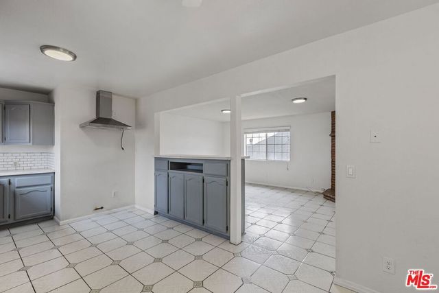 1060 Mcfarland Avenue, Wilmington, CA 90744