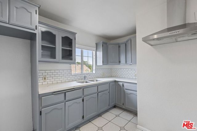 1060 Mcfarland Avenue, Wilmington, CA 90744