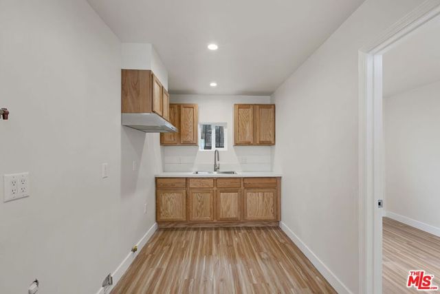 1060 Mcfarland Avenue, Wilmington, CA 90744