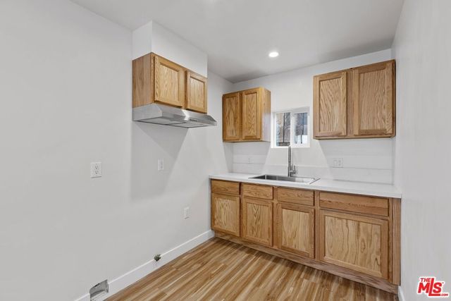 1060 Mcfarland Avenue, Wilmington, CA 90744