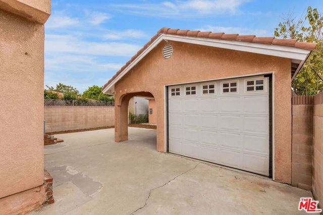 1060 Mcfarland Avenue, Wilmington, CA 90744