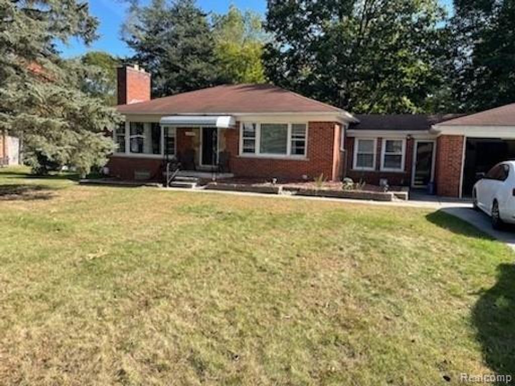 23409 Ranch Hill Drive, Southfield, MI 48033