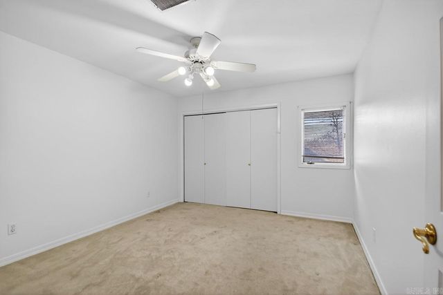 20 Fairway Woods Cir, Maumelle, AR 72113