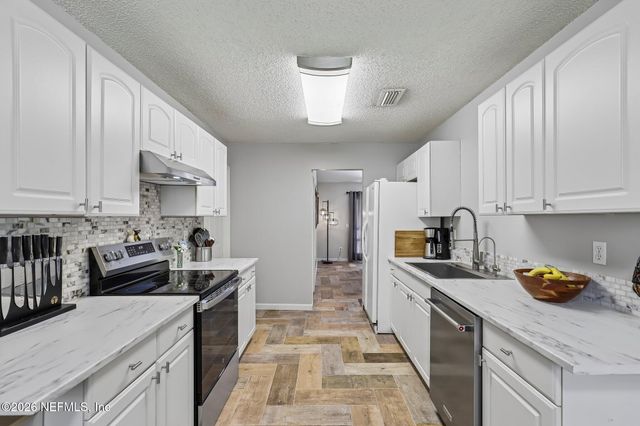 4379 TARRAGON Avenue, Middleburg, FL 32068