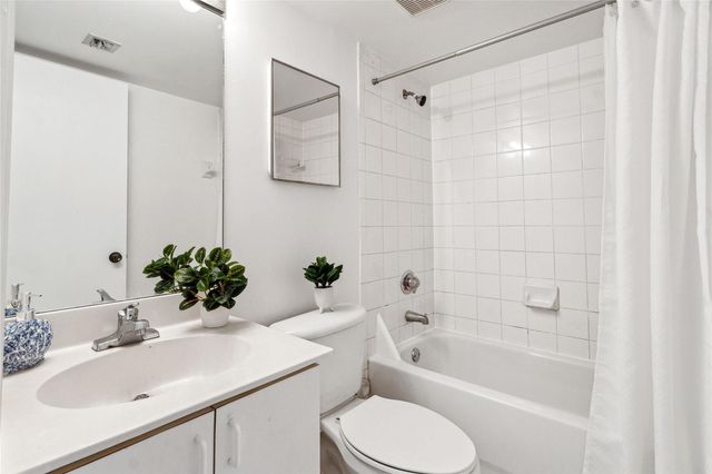 2173 NW 78th Avenue, Pembroke Pines, FL 33024