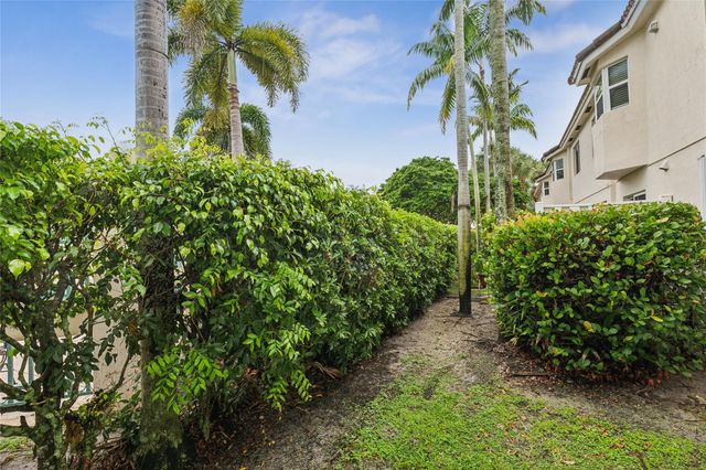 2173 NW 78th Avenue, Pembroke Pines, FL 33024