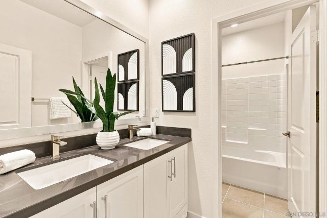 777 Michael Ct, Vista, CA 92081