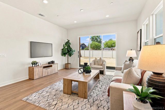 777 Michael Ct, Vista, CA 92081