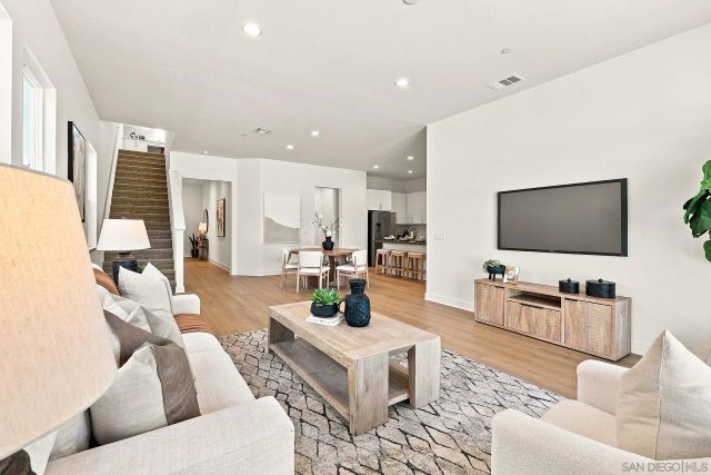777 Michael Ct, Vista, CA 92081