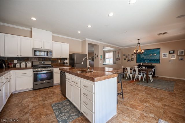 925 Cascade Light Avenue, North Las Vegas, NV 89031