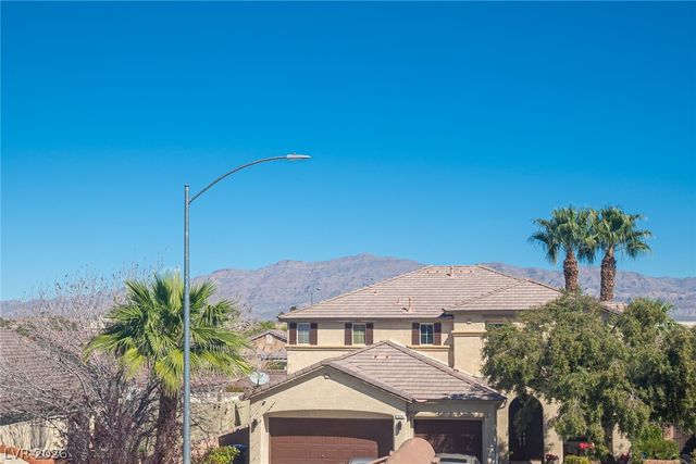 925 Cascade Light Avenue, North Las Vegas, NV 89031