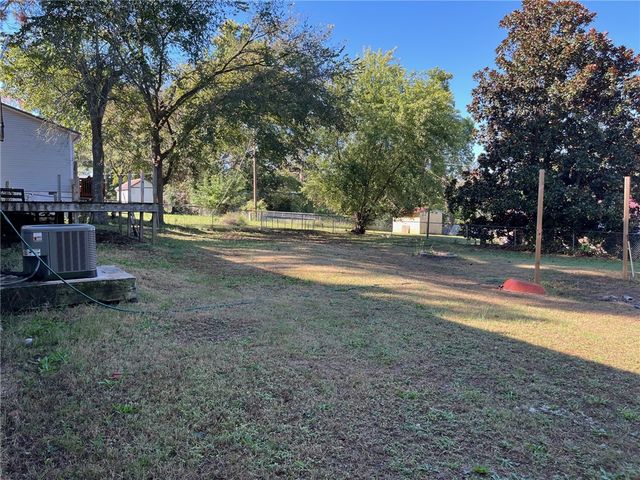 205 Cherry Lane, Huntsville, AR 72740