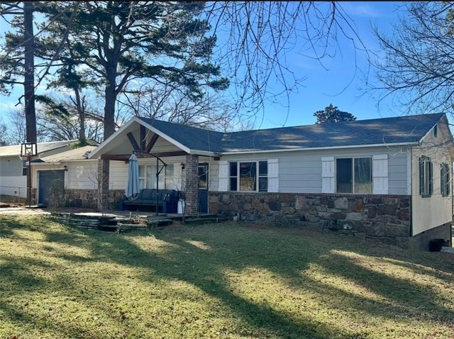 205 Cherry Lane, Huntsville, AR 72740