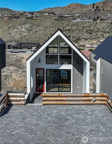 1418 Cottage Lane, Chelan, WA 98816