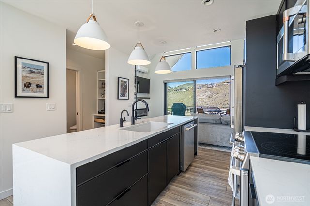 1418 Cottage Lane, Chelan, WA 98816