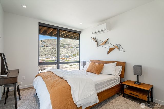 1418 Cottage Lane, Chelan, WA 98816