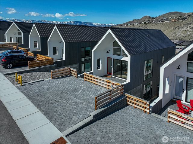 1418 Cottage Lane, Chelan, WA 98816