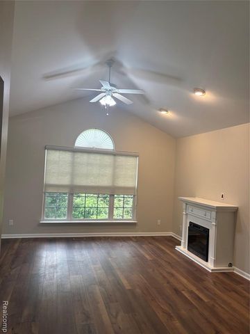 1859 Flagstone Circle, Rochester, MI 48307