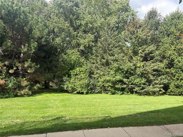 1859 Flagstone Circle, Rochester, MI 48307