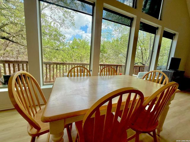 208 Woodridge, Canyon Lake, TX 78133