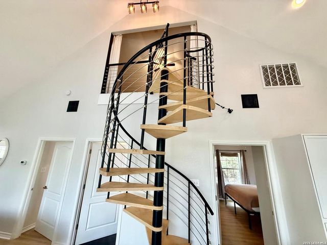 208 Woodridge, Canyon Lake, TX 78133