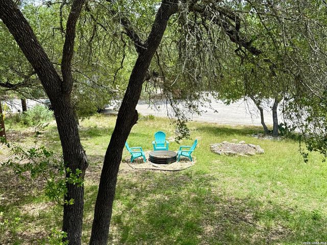 208 Woodridge, Canyon Lake, TX 78133
