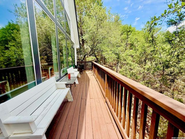 208 Woodridge, Canyon Lake, TX 78133