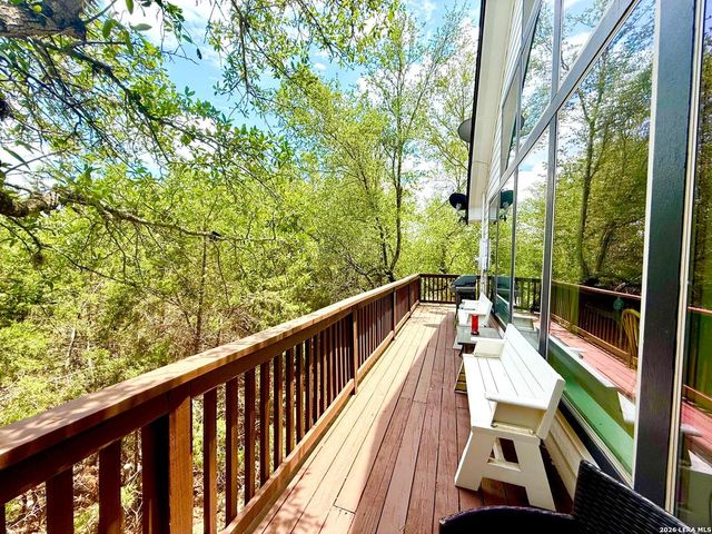 208 Woodridge, Canyon Lake, TX 78133