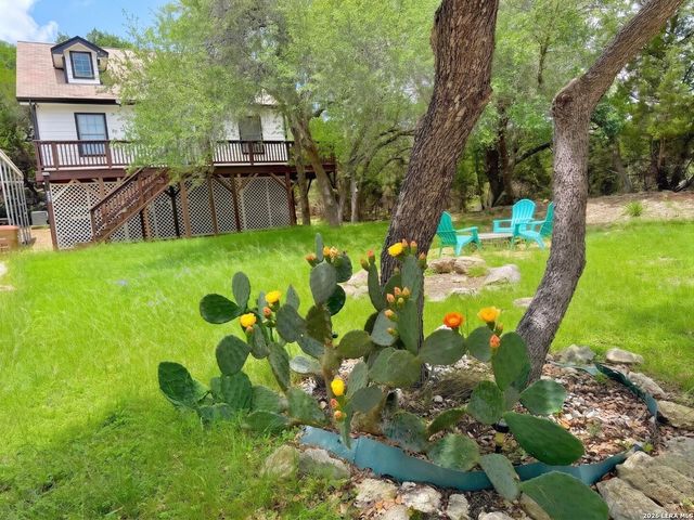208 Woodridge, Canyon Lake, TX 78133