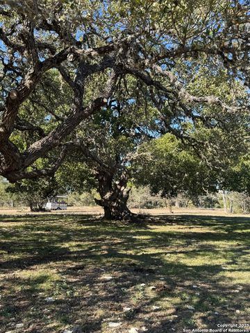 718 Windmill Ridge, Blanco, TX 78606