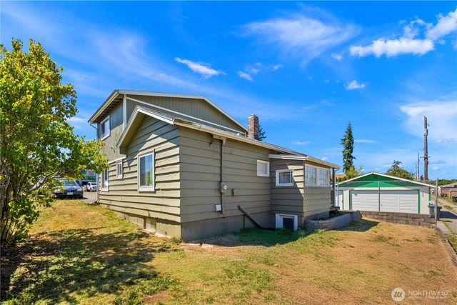 3633 E J Street, Tacoma, WA 98404