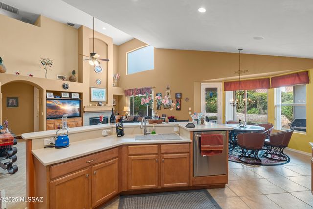 321 E Via Puente Lindo, Sahuarita, AZ 85629