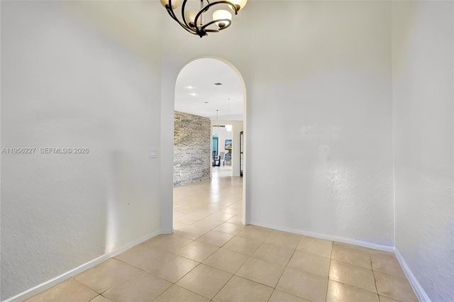 2024 NW 139th Ter, Pembroke Pines, FL 33028